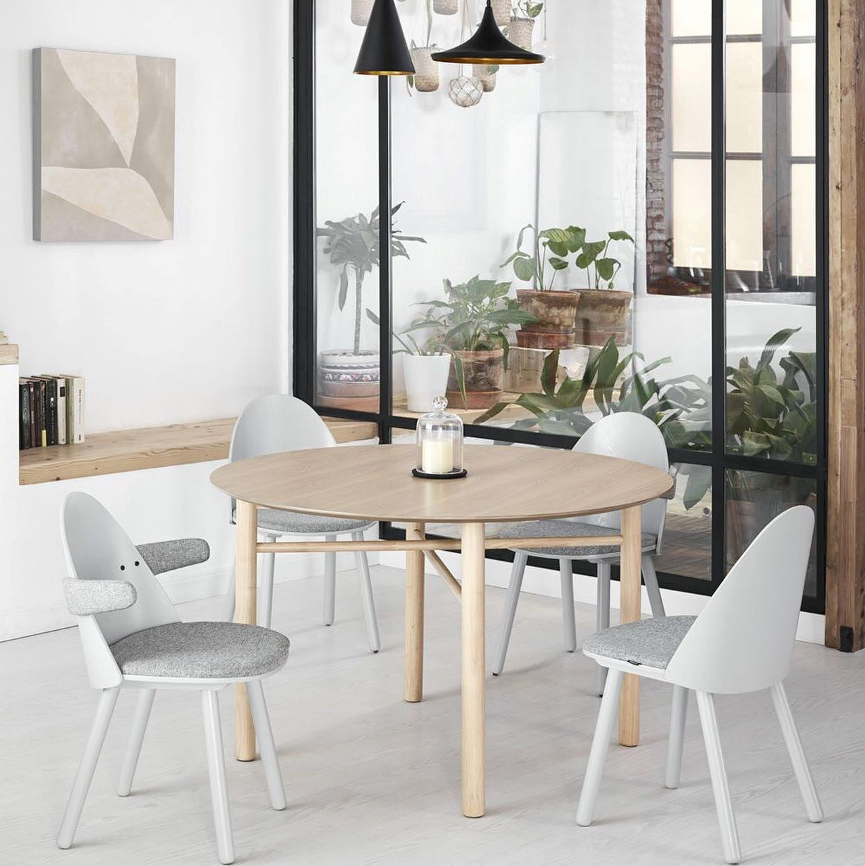 Cum alegi scaunele de dining potrivite pentru living și bucătărie?