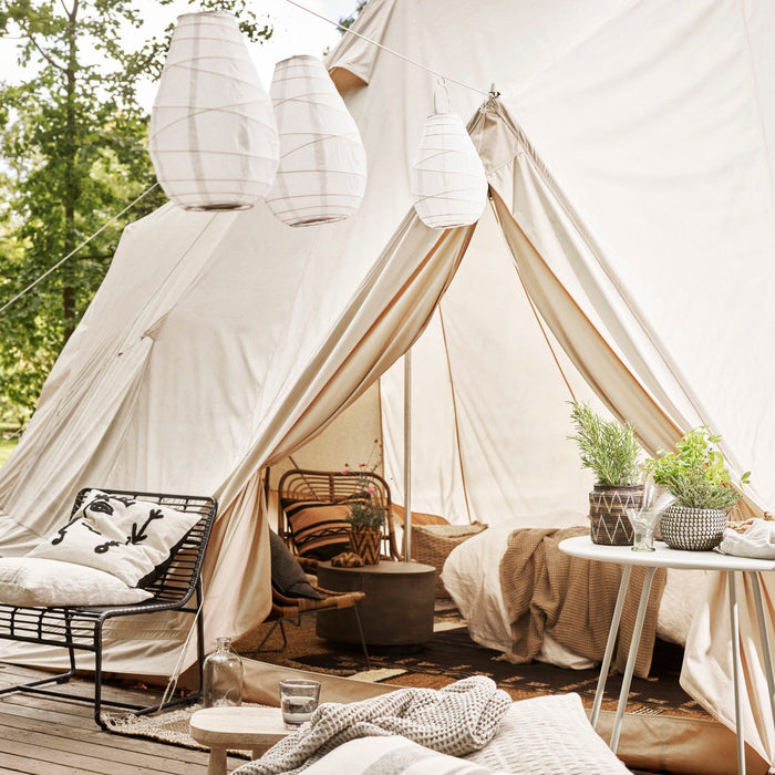 Ce nu trebuie să-ți lipsească dintr-o aventură cu cortul