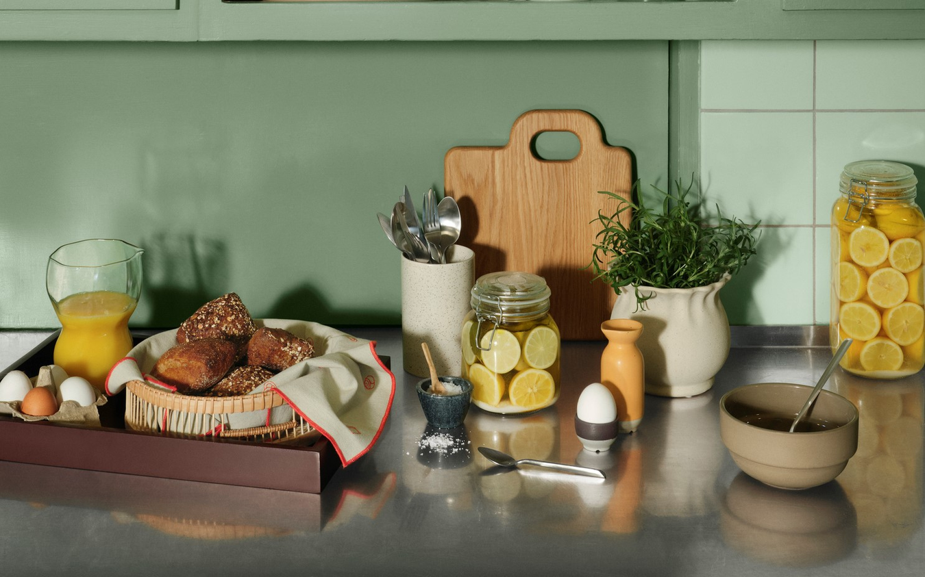 Bucatarie si servirea mesei