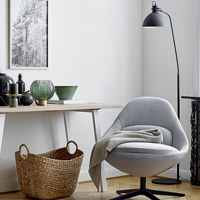 Vază cu bază din alamă