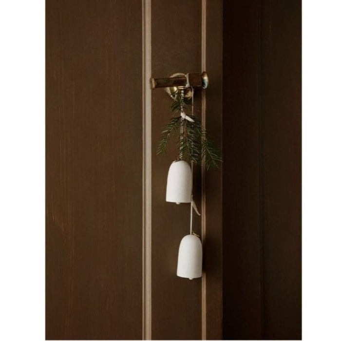 Ornament Clopot din Ceramica Alba FERM LIVING