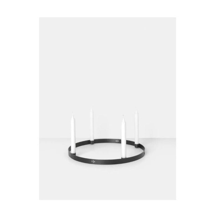Suport Lumanare Rotund Negru din Alama FERM LIVING