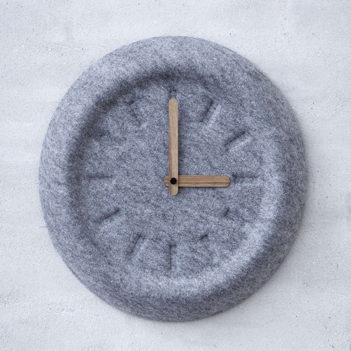 Ceas de Perete din Fetru NUANCE