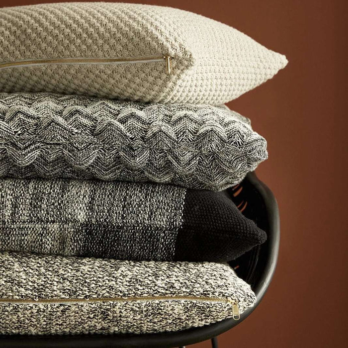 Perna Decorativa Alb-Negru din Bumbac HUBSCH