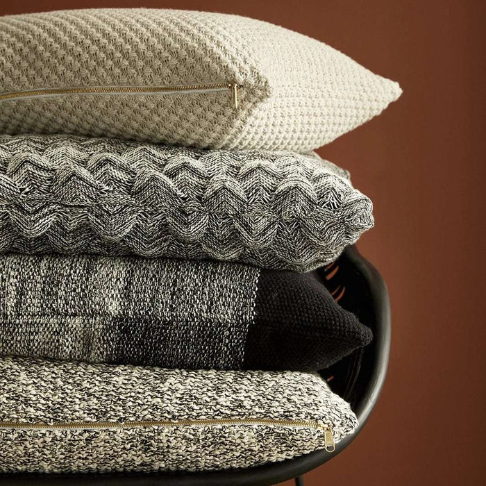 Perna Decorativa din Bumbac Alb-Negru HUBSCH